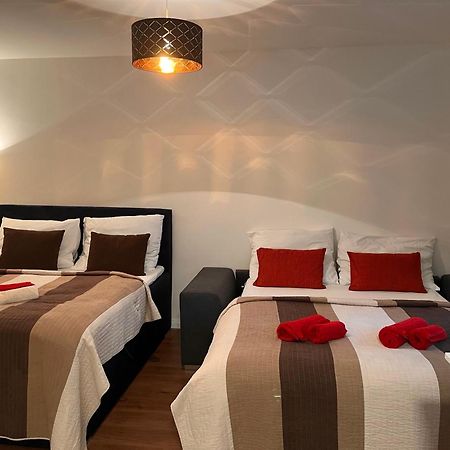 Amazing Apartment Zborovska Prague Luaran gambar