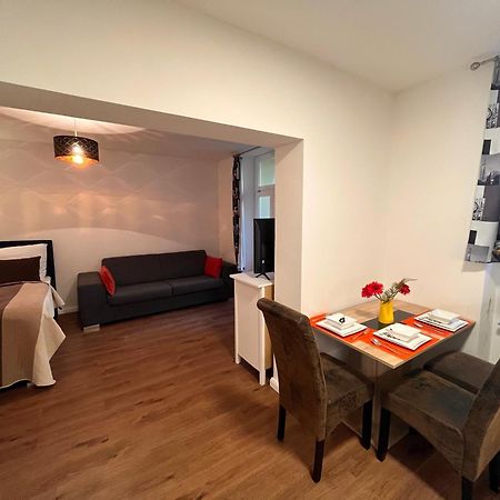 Amazing Apartment Zborovska Prague Luaran gambar