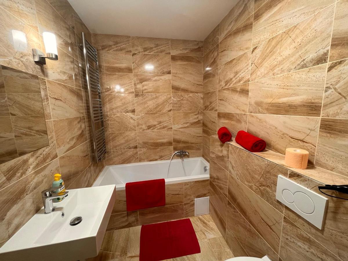 Amazing Apartment Zborovska Prague Luaran gambar