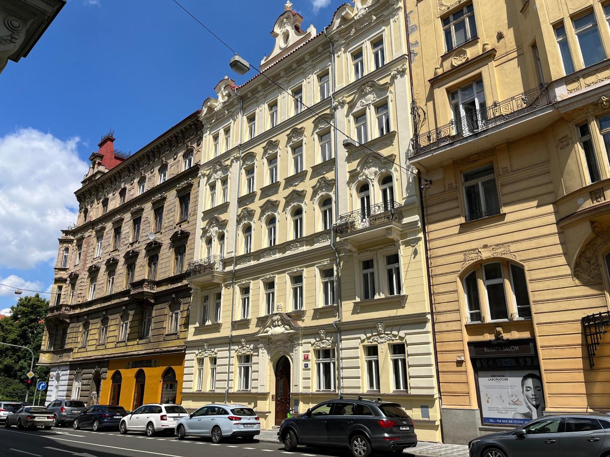 Amazing Apartment Zborovska Prague Luaran gambar